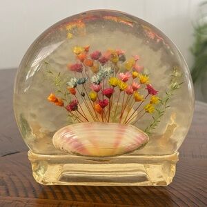 Missy Crafts. Resin Shell Napkin/Letter/Cutting board holder.